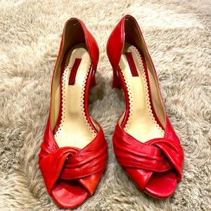 Karen & Karen red heels.